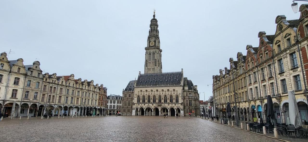 Entre Les Places, Spacieux Avec Parking Gratuit Arras Exteriér fotografie